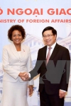 Le vice-Premier ministre et ministre vietnamien des Affaires étrangères et la secrétaire générale de la Francophonie. Photo: VNA - Vietnam+